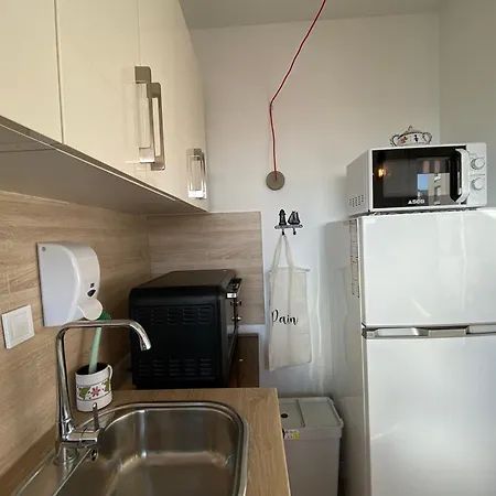 Apartment Near The Sea